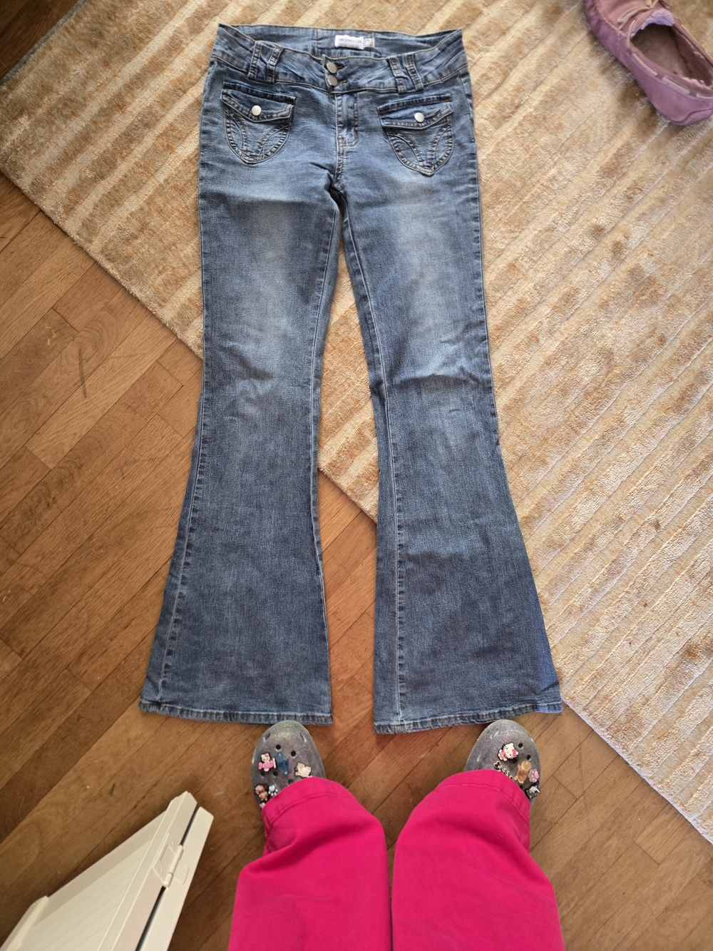 Women's Medium Wash Flare Jeans - Classic Flared Denim